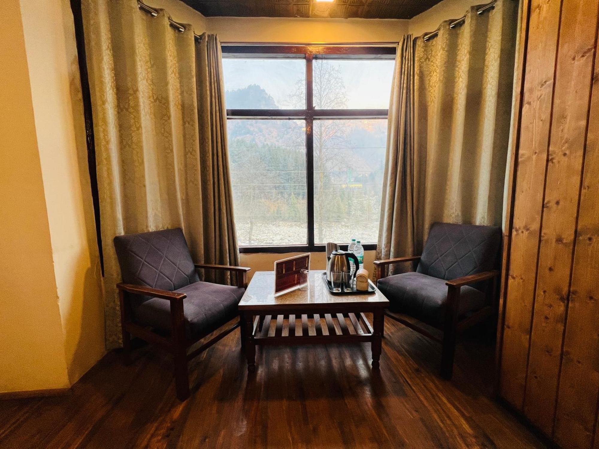 Hotel Green Link -#Near Volvo Bus Stand #Mountain View #River View #Open Terrace Manāli Zewnętrze zdjęcie