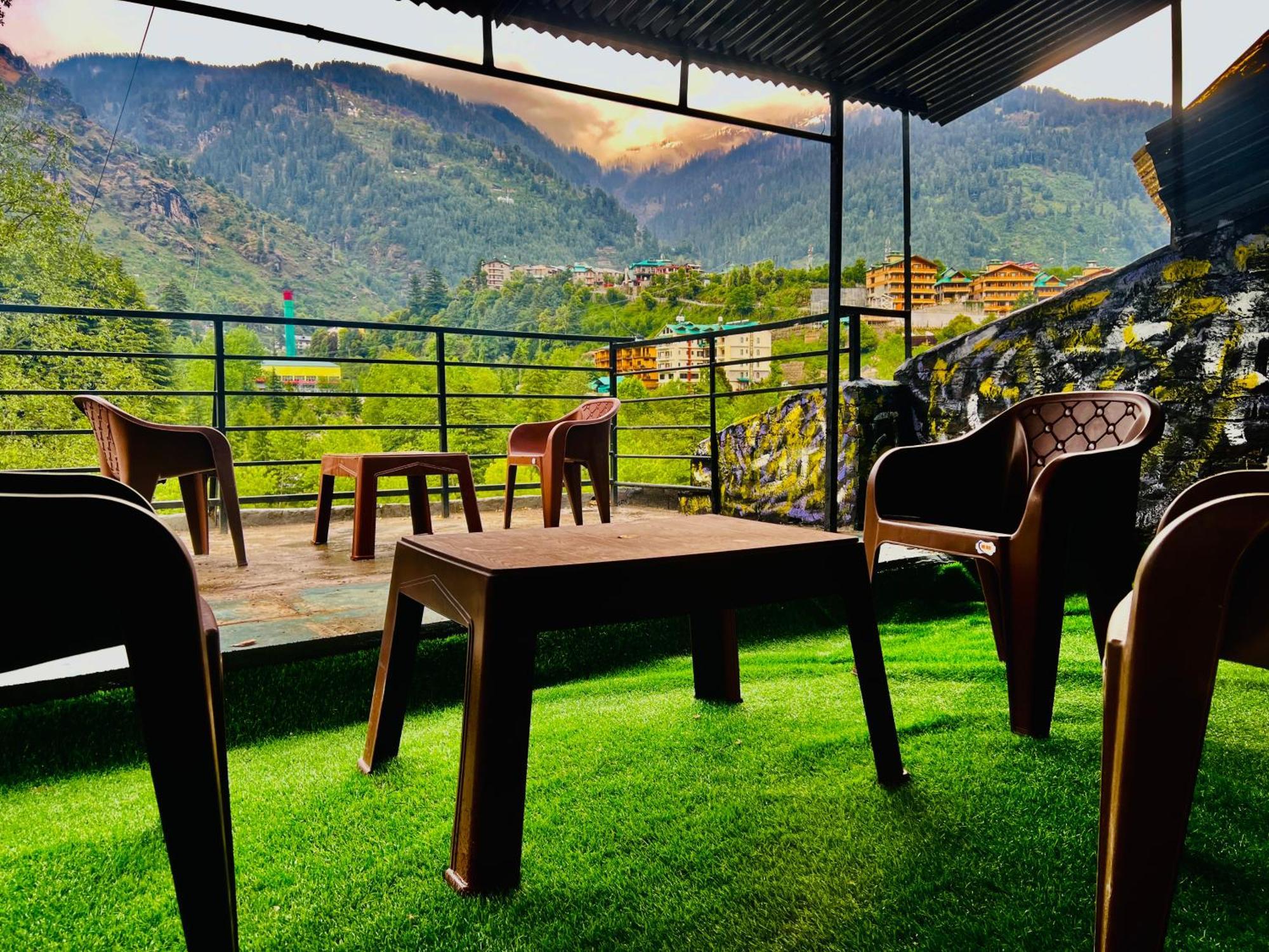 Hotel Green Link -#Near Volvo Bus Stand #Mountain View #River View #Open Terrace Manāli Zewnętrze zdjęcie