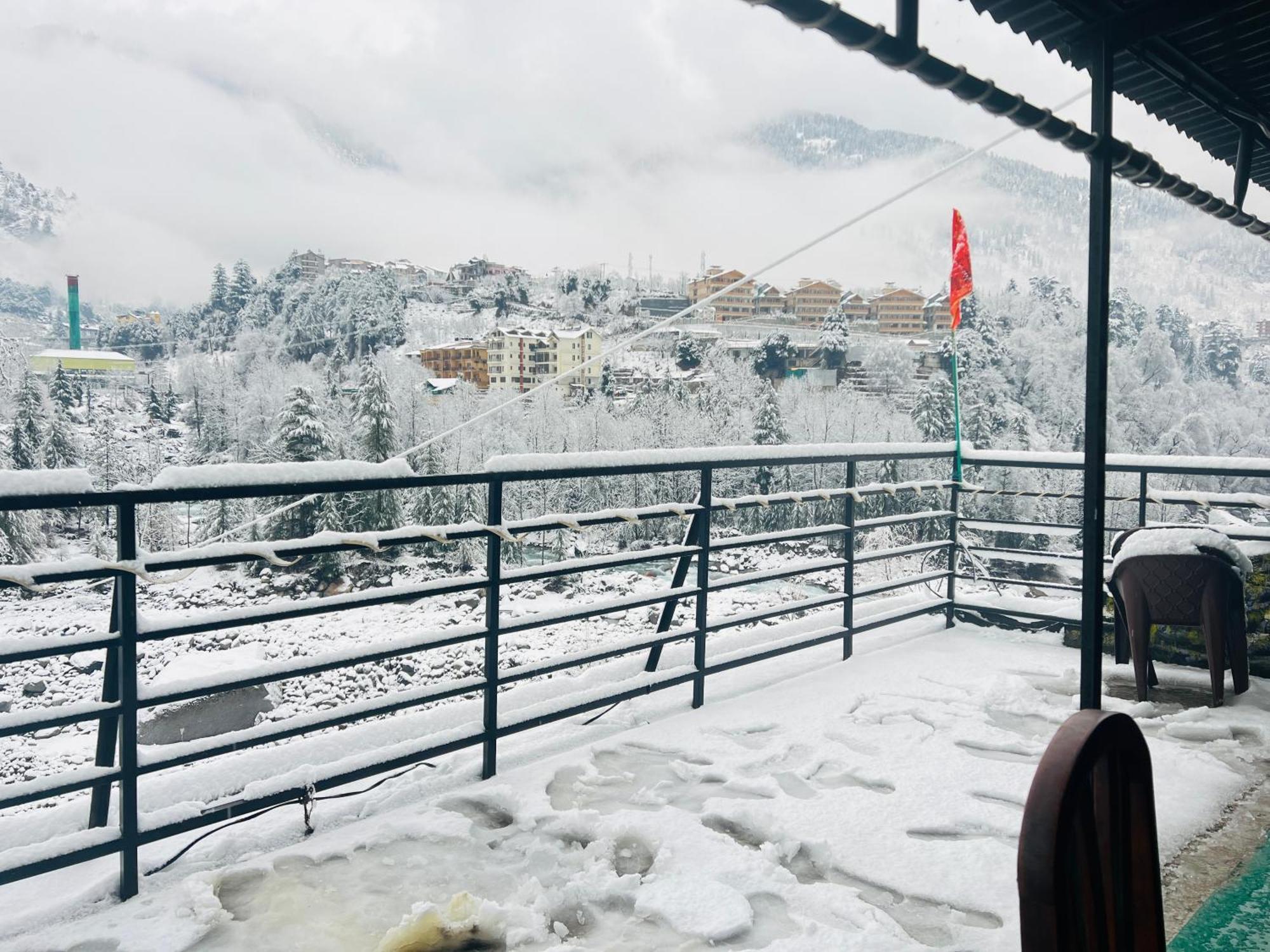 Hotel Green Link -#Near Volvo Bus Stand #Mountain View #River View #Open Terrace Manāli Zewnętrze zdjęcie